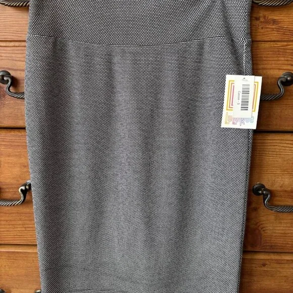 NWT Set of Two Lularoe Dot Cassies - Picture 8 of 8